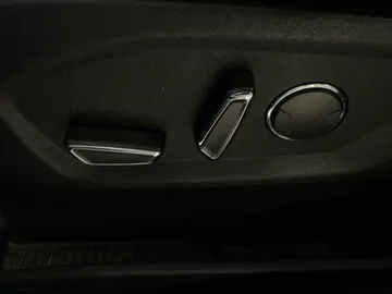 2018 Ford Edge - image 22