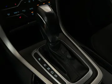 2018 Ford Edge - image 29