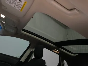 2018 Ford Edge - image 6