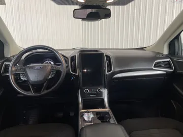 2024 Ford Edge - image 4