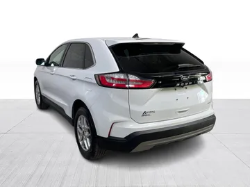 2024 Ford Edge - image 11