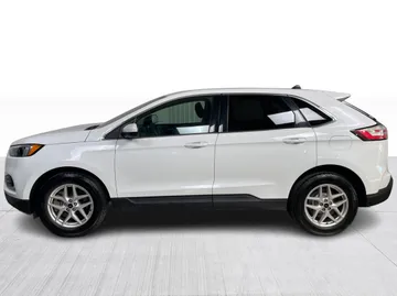 2024 Ford Edge - image 10
