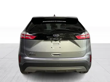 2023 Ford Edge - image 11