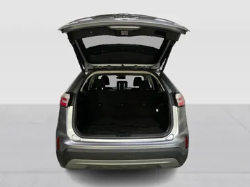 2023 Ford Edge - image 12