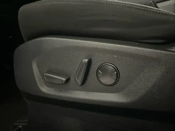 2023 Ford Edge - image 18