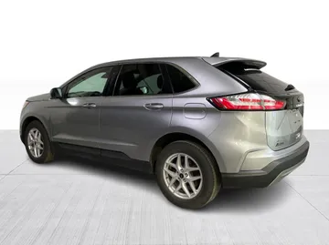 2023 Ford Edge - image 10