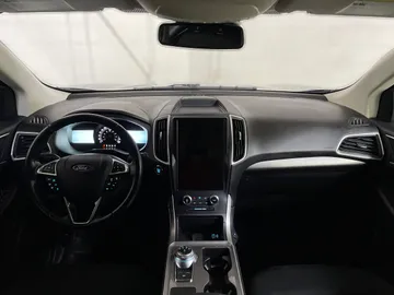 2023 Ford Edge - image 4
