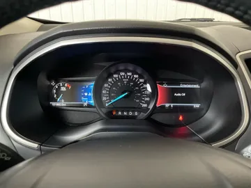 2020 Ford Edge - image 15