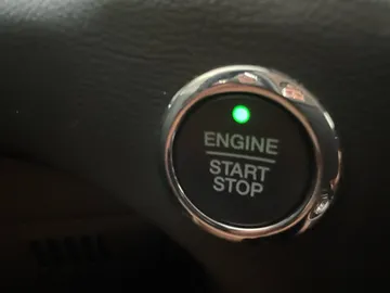 2020 Ford Edge - image 23