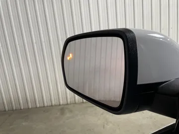 2020 Ford Edge - image 19
