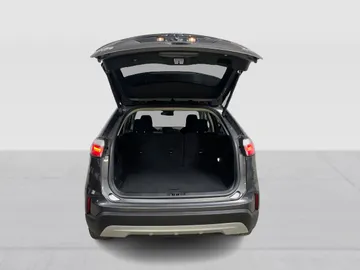 2022 Ford Edge - image 13