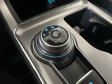 2022 Ford Edge - image 30