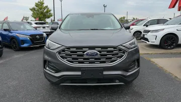 2022 Ford Edge - image 2