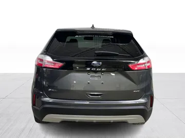 2022 Ford Edge - image 12