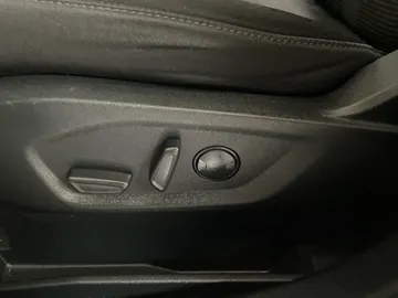 2022 Ford Edge - image 19