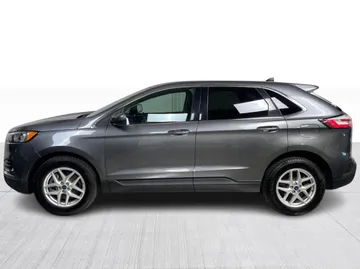 2022 Ford Edge - image 10
