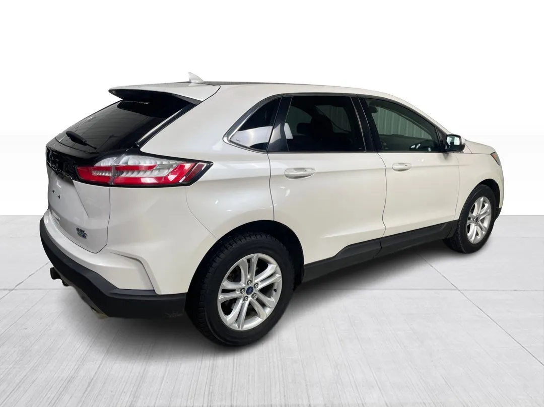 2019 Ford Edge — photo 7