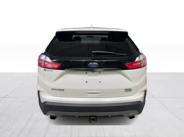 2019 Ford Edge - image 7