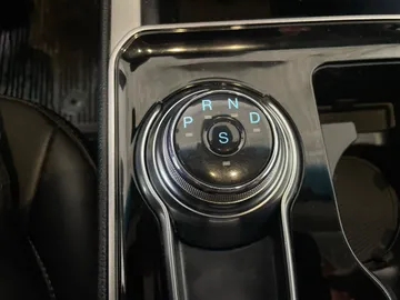 2019 Ford Edge - image 29