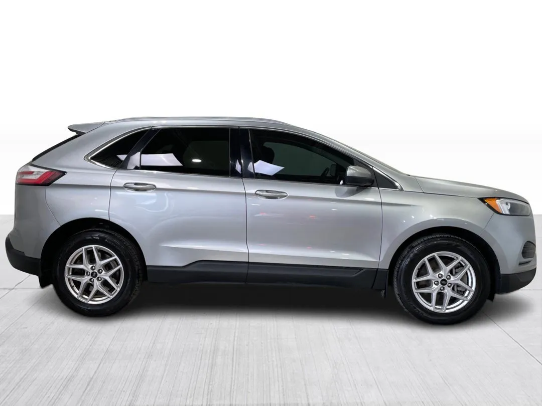 2023 Ford Edge — photo 2