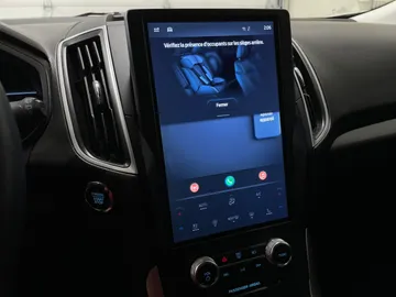 2023 Ford Edge - image 30