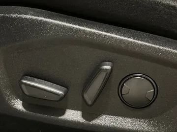 2023 Ford Edge - image 17