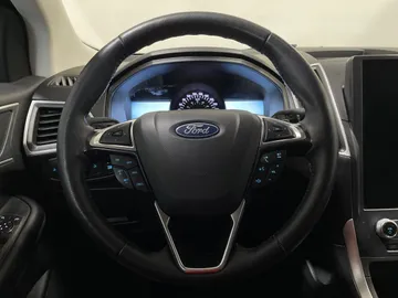 2023 Ford Edge - image 24