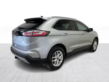 2023 Ford Edge - image 14