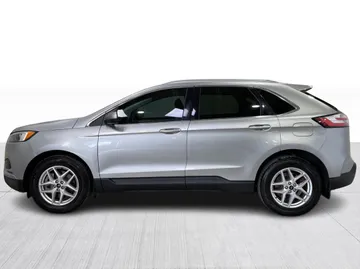 2023 Ford Edge - image 10