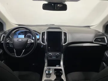 2023 Ford Edge - image 4