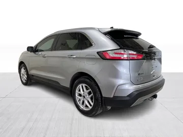 2023 Ford Edge - image 11
