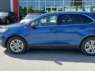 2020 Ford Edge - image 4