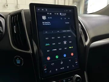 2024 Ford Edge - image 30