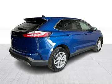 2024 Ford Edge - image 8