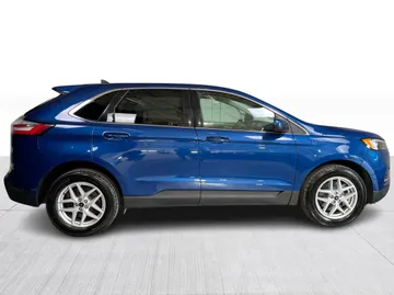2024 Ford Edge - image 9