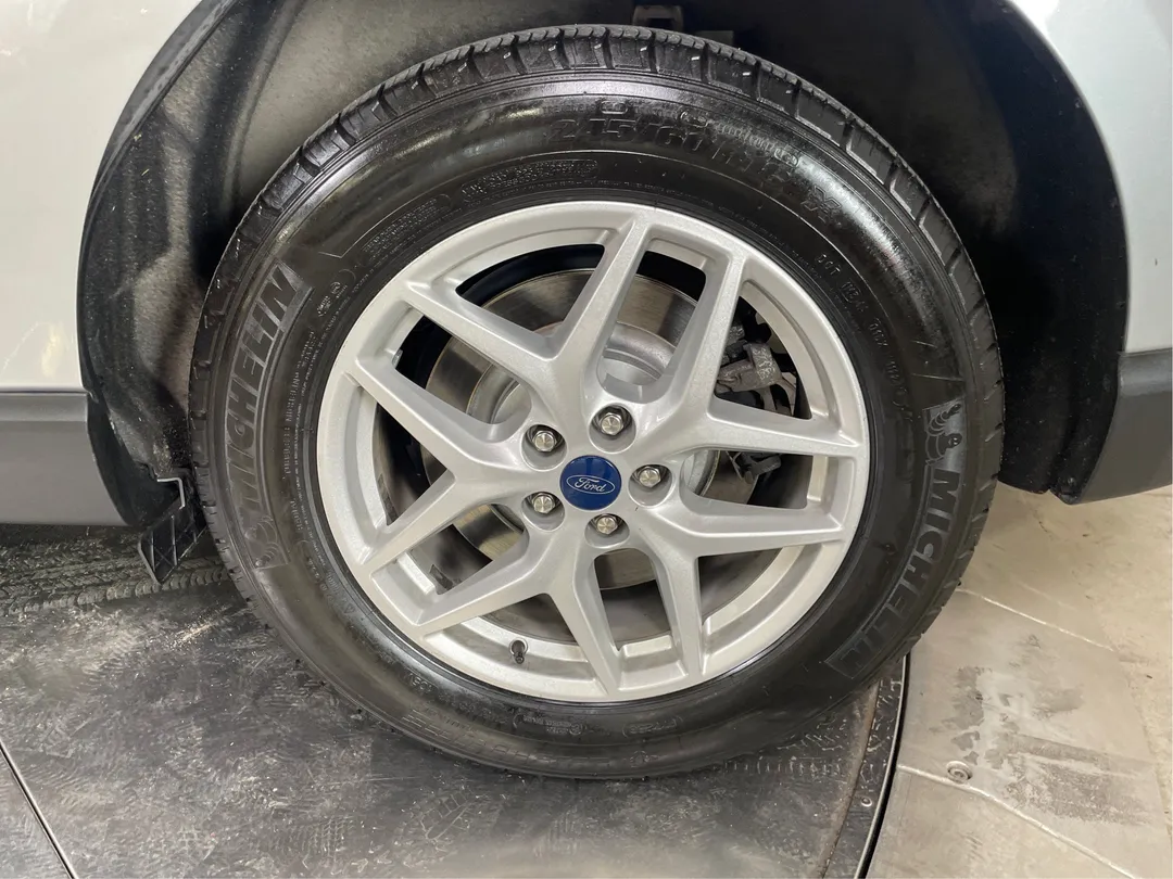 2022 Ford Edge — photo 5