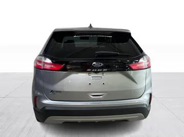 2022 Ford Edge - image 12