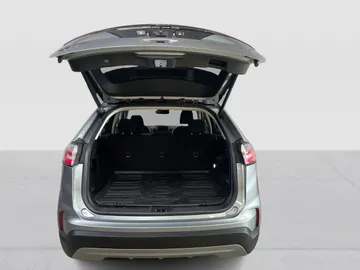 2022 Ford Edge - image 13