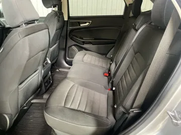 2022 Ford Edge - image 15