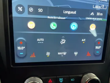 2022 Ford Edge - image 24