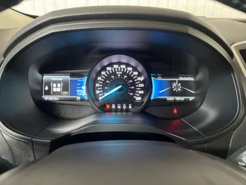 2022 Ford Edge - image 16