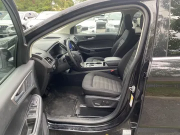 2024 Ford Edge - image 7