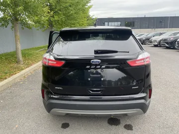 2024 Ford Edge - image 4