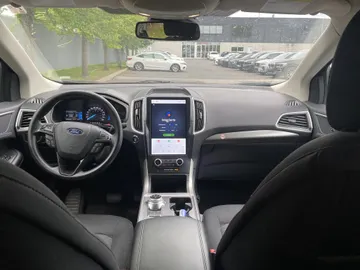 2024 Ford Edge - image 8