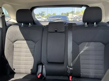 2024 Ford Edge - image 8