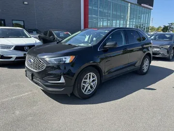 2024 Ford Edge - image 3