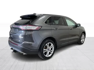 2018 Ford Edge - image 15