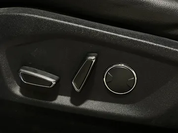 2018 Ford Edge - image 19