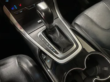 2018 Ford Edge - image 28
