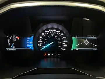 2018 Ford Edge - image 18